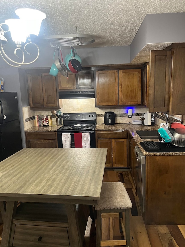 3202 Hillcrest Dr, Enid, OK 73701 - photo 4