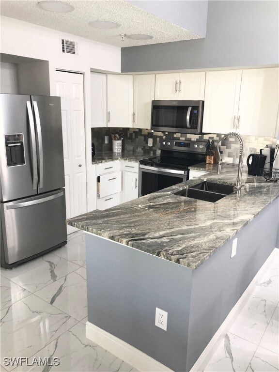 1220 Wildwood Lakes Blvd unit 306, Naples, FL 34104 - photo 6