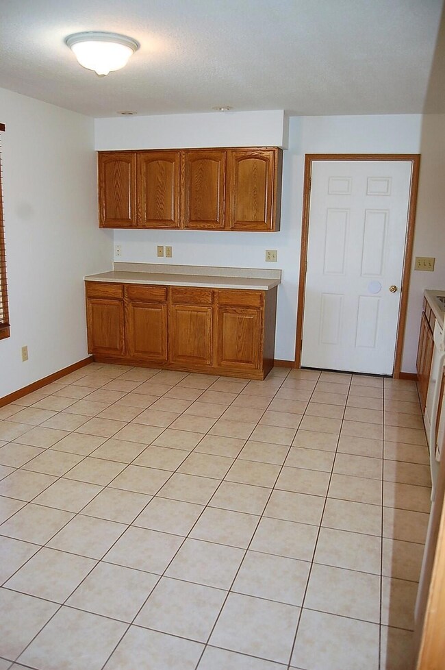 770 Stonebrook Dr unit 57, Marysville, OH 43040 - photo 3