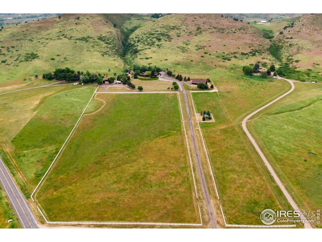 2 large pastures and 2 loafing sheds
