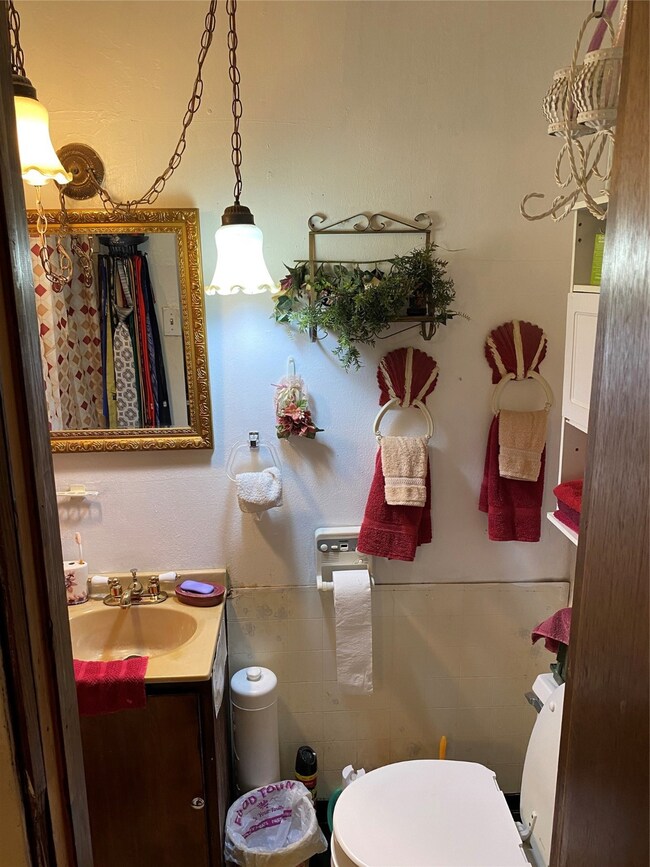 7209 Bretshire Dr, Houston, TX 77016 - photo 3