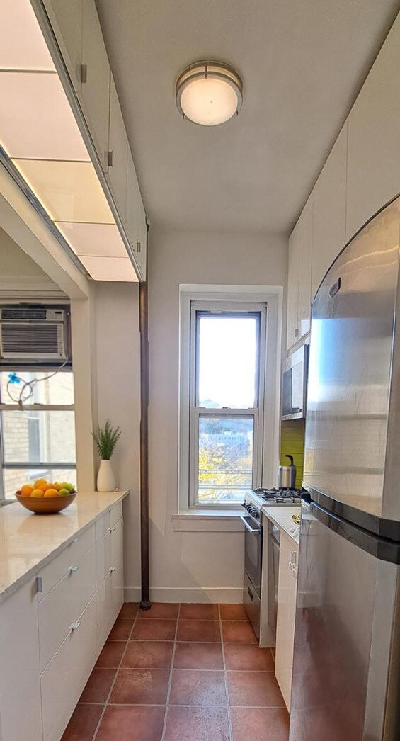 unlisted-address, New York, NY 10034 - photo 4