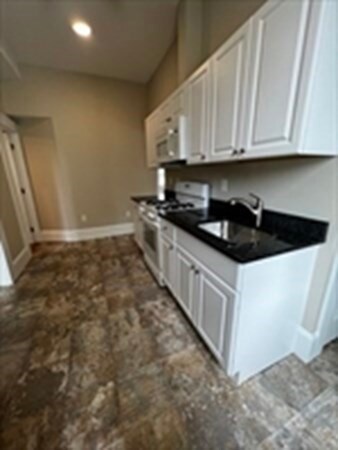 28 Poplar St unit 4, Danvers, MA 01923 - photo 3