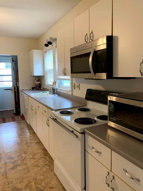 100 Parmenter Rd unit 1, Waltham, MA 02453 - photo 5