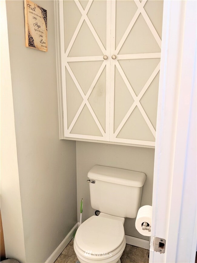 237 6th St NE, East Wenatchee, WA 98802 - photo 7