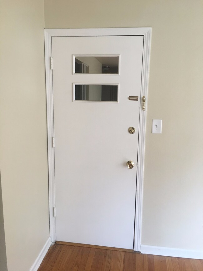 7118 W Windsor Ave unit 1-REAR, Berwyn, IL 60402 - photo 2