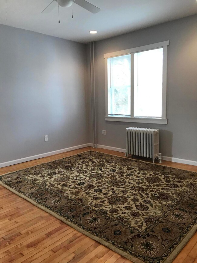 83grand1stroom