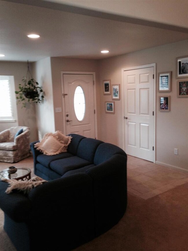 465 Connie Ln, Merlin, OR 97532 - photo 2