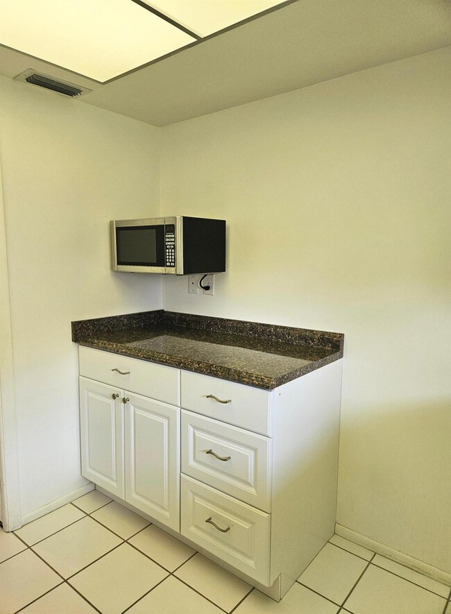 2581 Dudley Dr W unit A, West Palm Beach, FL 33415 - photo 7