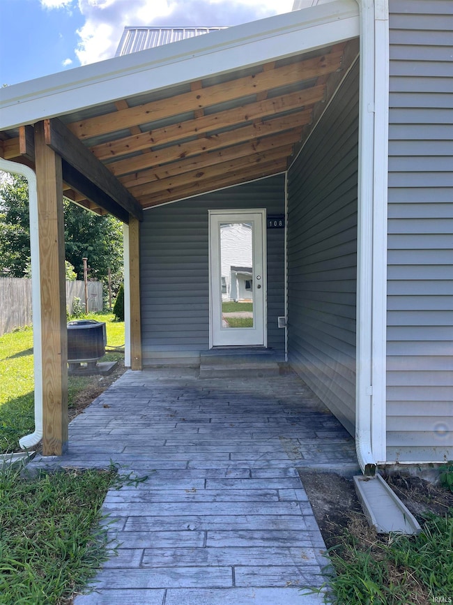 108 N Carter St, Colfax, IN 46035 - photo 2