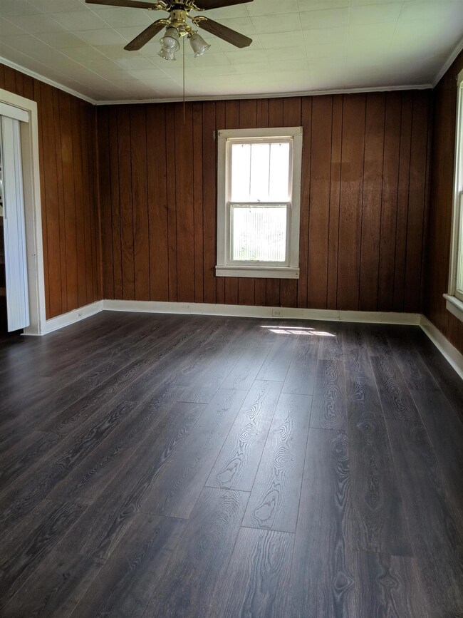 332 Maplewood Dr, Shelbyville, TN 37160 - photo 4