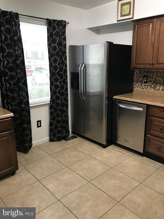 7049 Palamar Terrace, Lanham, MD 20706 - photo 3