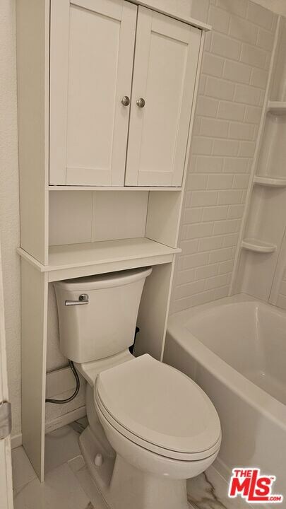 3851 Amberly Dr unit G, Inglewood, CA 90305 - photo 3