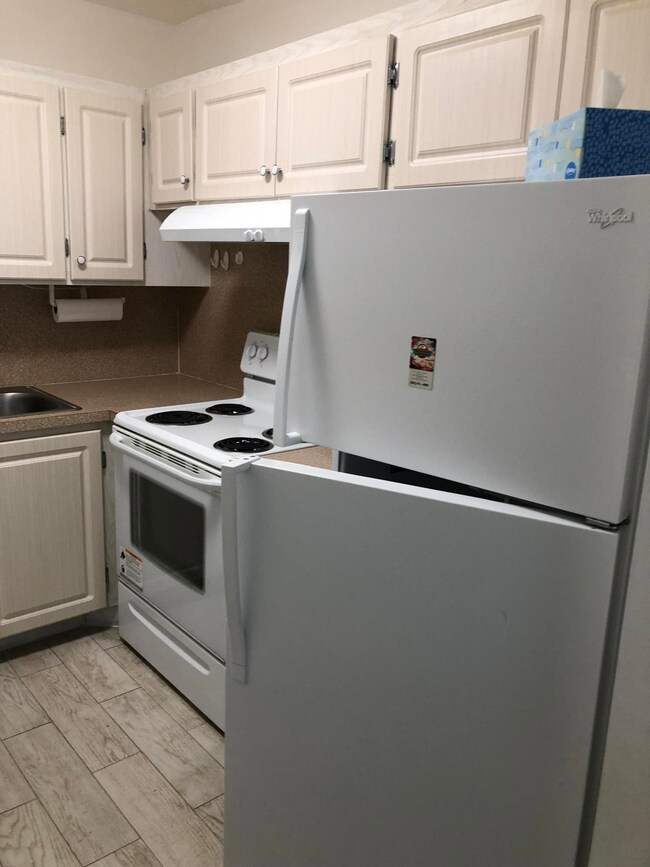 235 Sheffield J, West Palm Beach, FL 33417 - photo 2