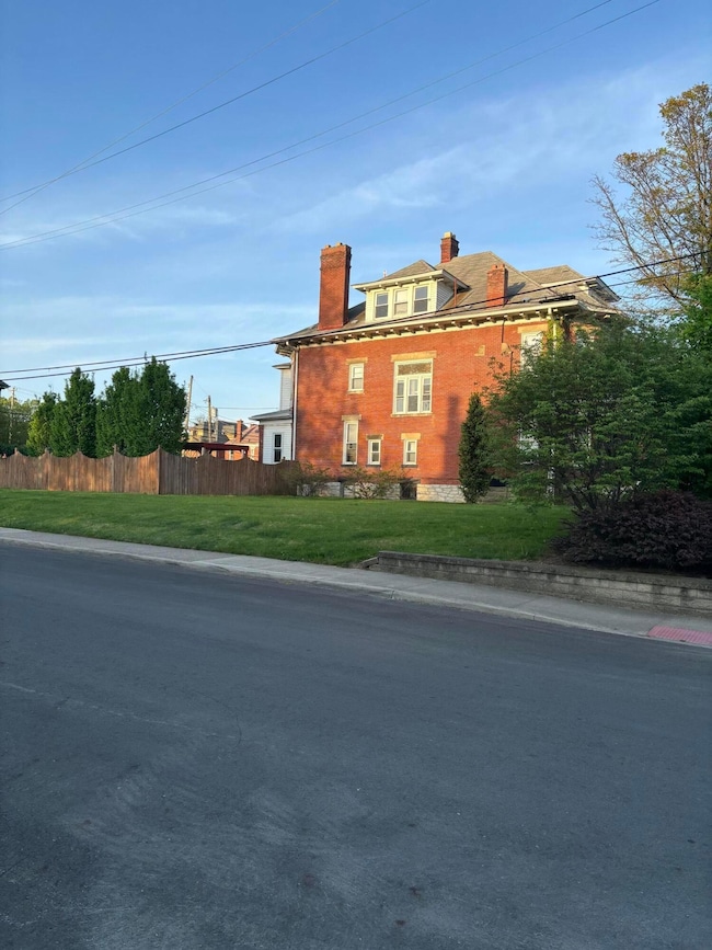 838 Bryden Rd, Columbus, OH 43205 - photo 5