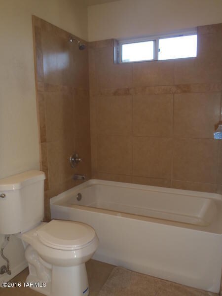 Cuervo Private Bath