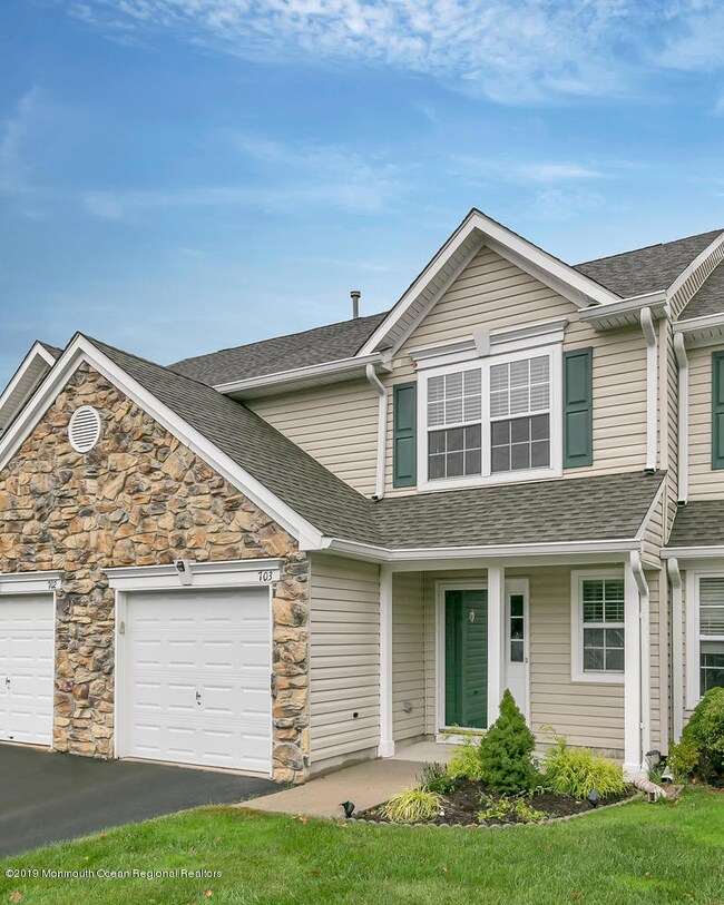 703 Carnation Dr Brick