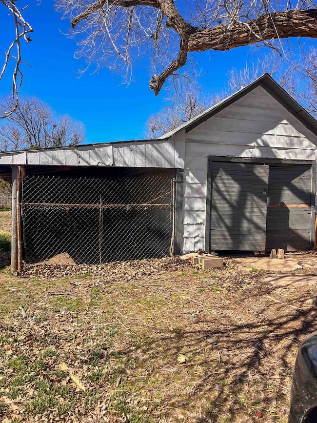 1406 N 12th St, Enid, OK 73701 - photo 5