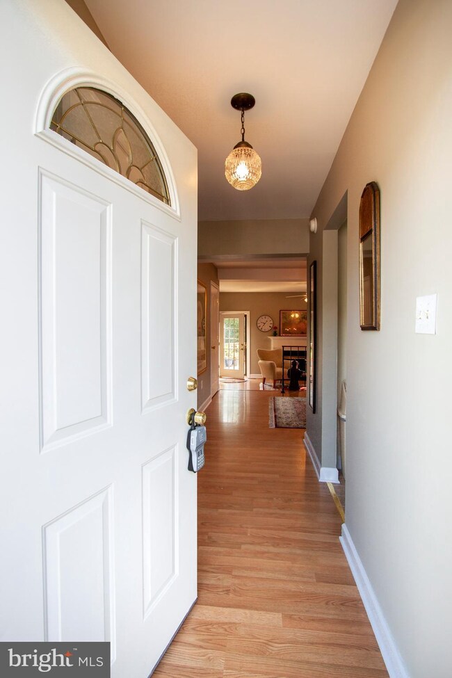 131 Bourbon Ct, Parkville, MD 21234 - photo 2