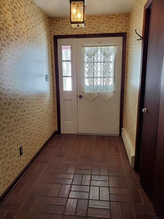 2024 Pleasant Ridge Rd, Fort Wayne, IN 46819 - photo 4