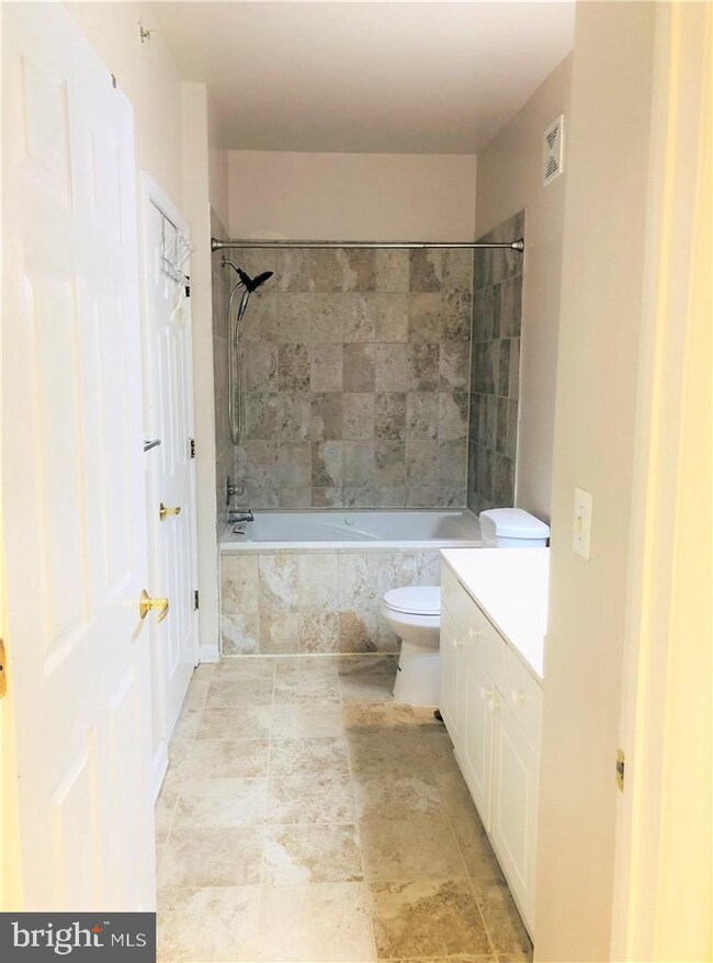 4561 Strutfield Ln unit 3417, Alexandria, VA 22311 - photo 5