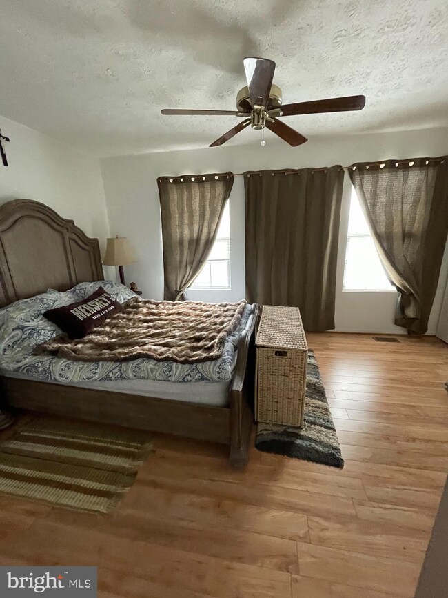 122 Highshire Ct, Dundalk, MD 21222 - photo 2