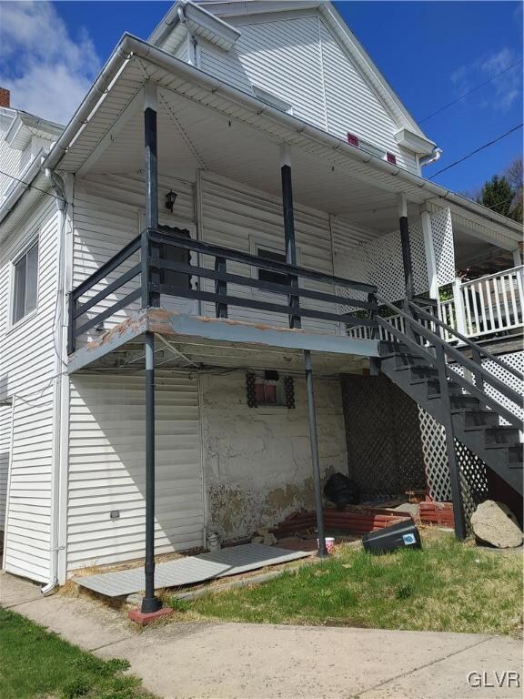 Back view & deck porch