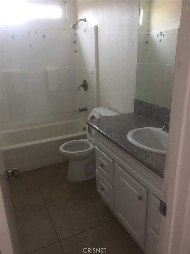 38509 5th St E unit 2, Palmdale, CA 93550 - photo 5