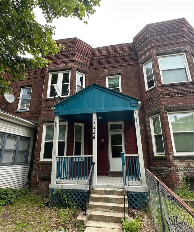 258 Walnut St, Holyoke, MA 01040 - photo 2