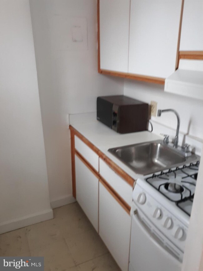 1121 Arlington Blvd unit 823, Arlington, VA 22209 - photo 3