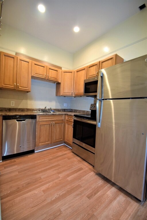 1736 Beacon St unit 3, Brookline, MA 02445 - photo 6