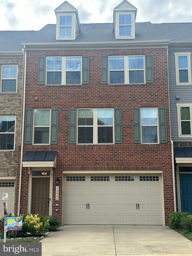 10402 Steeplechase Run Ln, Manassas, VA 20110 - photo 2