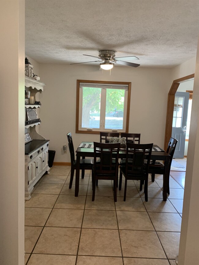 1203 Cadillac Dr W, Kokomo, IN 46902 - photo 5