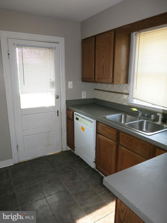 26 Summer St, Hagerstown, MD 21740 - photo 3