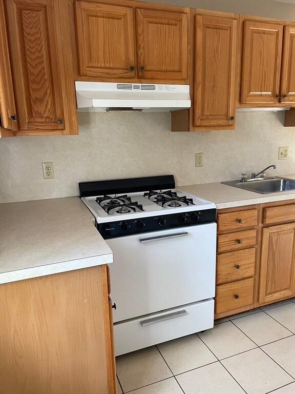 91 Ash St unit 2, Waltham, MA 02453 - photo 3