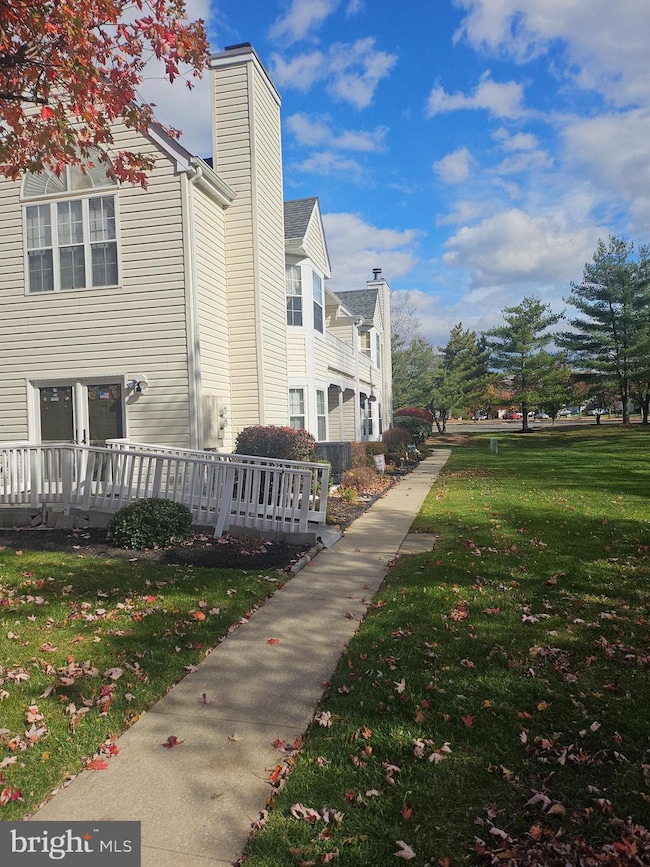 208 Whisper Ct unit 208, Burlington, NJ 08016 - photo 2