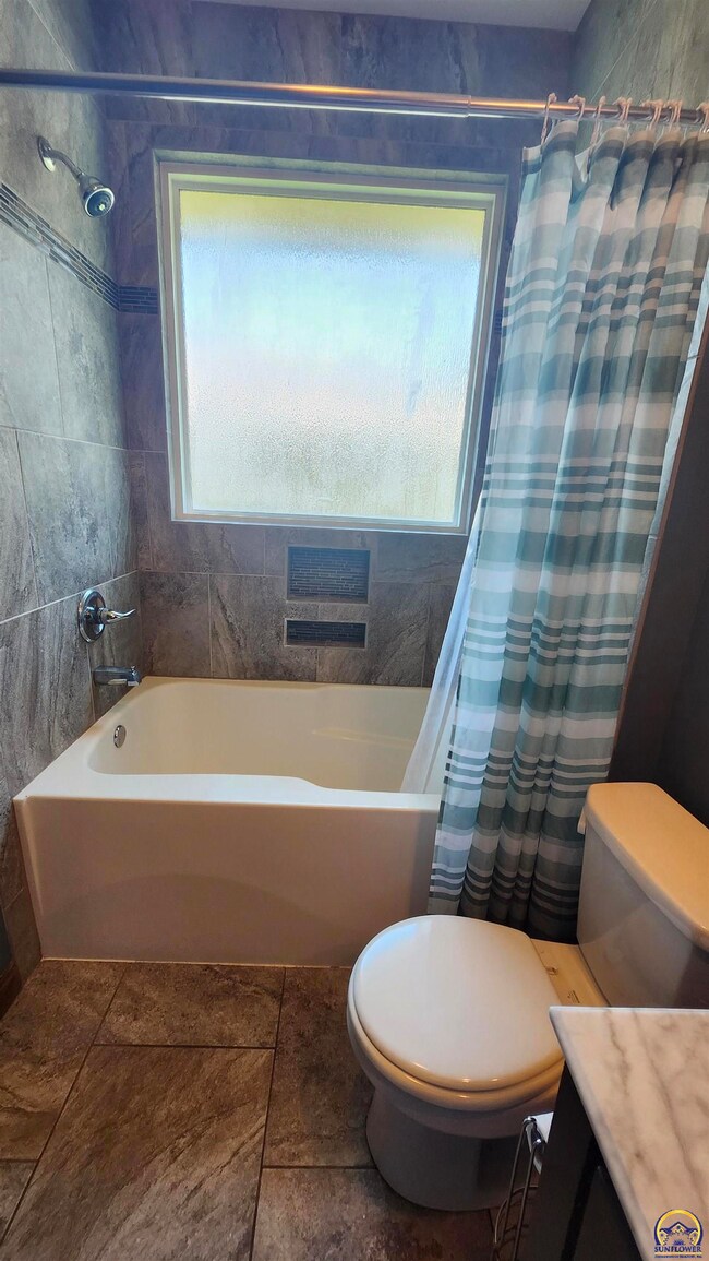 5321 SW Timber Ridge Ln, Topeka, KS 66610 - photo 5