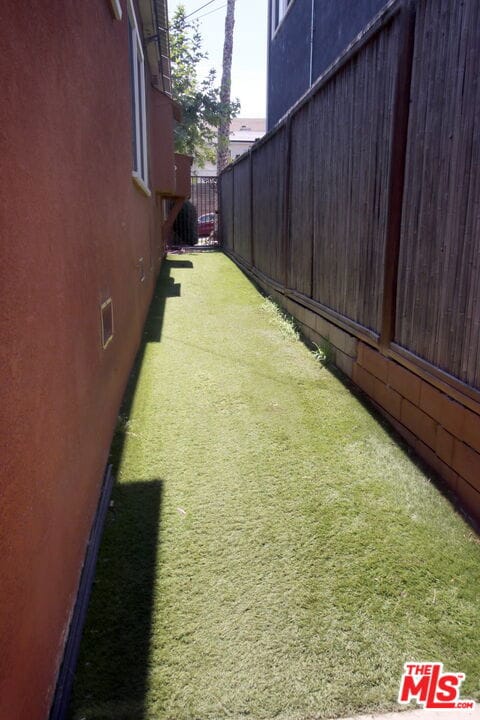 1807 Cochran Place, Los Angeles, CA 90019 - photo 4