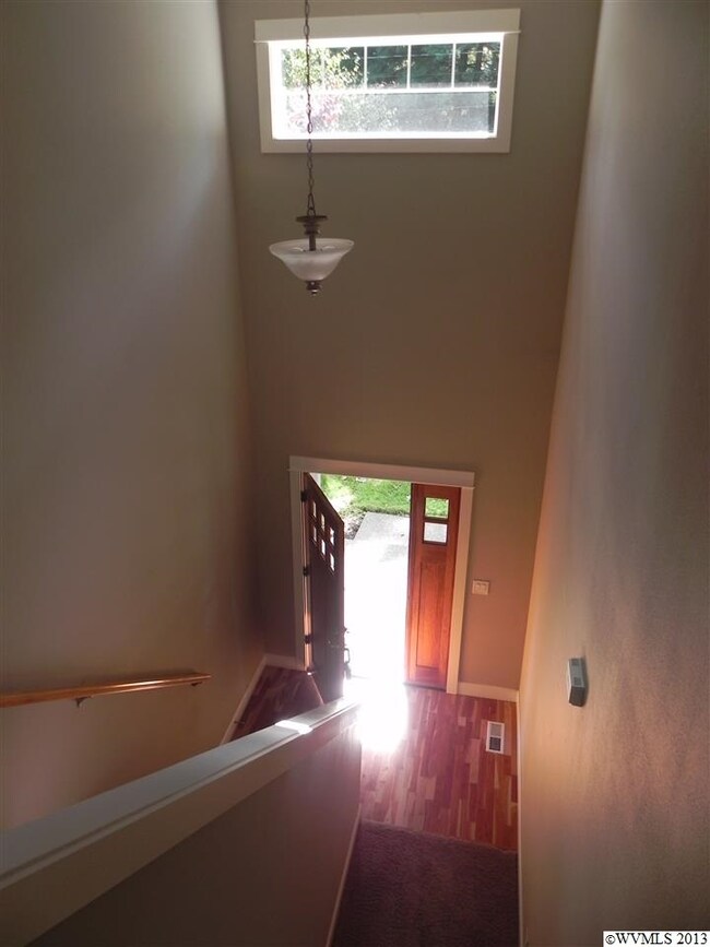 655 Ratcliff Dr SE, Salem, OR 97302 - photo 2