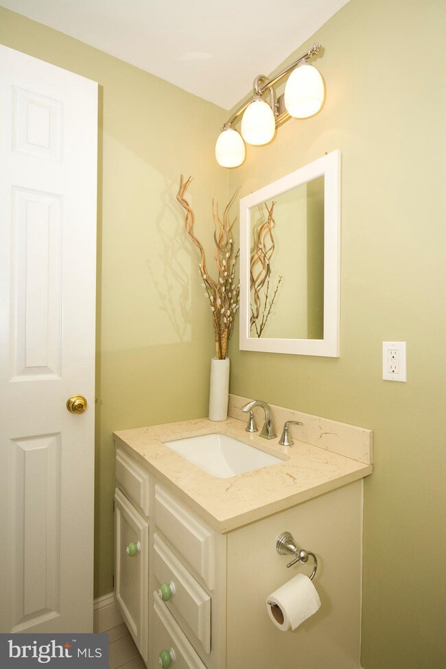 8126 Township Dr, Owings Mills, MD 21117 - photo 6