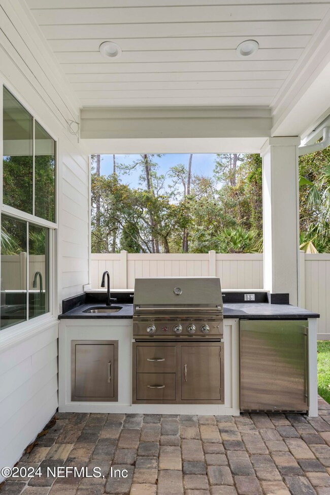 SUMMER KITCHEN