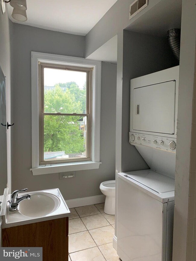 207 W Lancaster Ave unit 3RD FLOOR, Downingtown, PA 19335 - photo 7