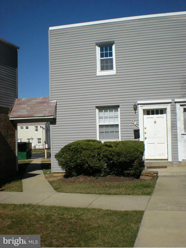 3829 28th Ave unit 24, Temple Hills, MD 20748 - photo 2