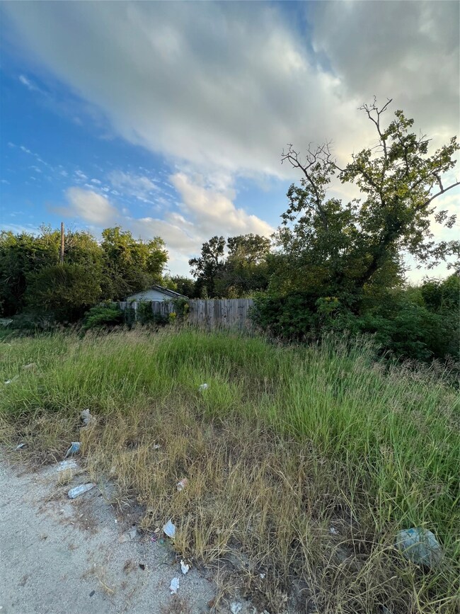 5418 Bennington St, Houston, TX 77028 - photo 4