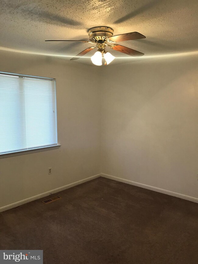 2561 Fox Ridge Ct unit 62, Woodbridge, VA 22192 - photo 7