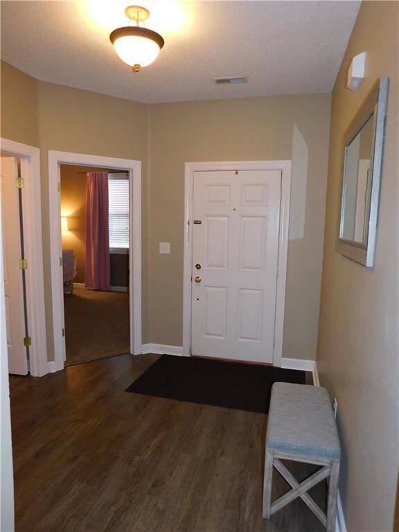 2520 Lakecrest Dr, Columbus, IN 47201 - photo 2