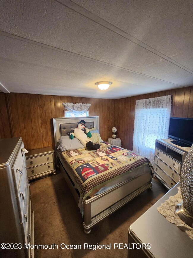 140 Mockingbird Way, Whiting, NJ 08759 - photo 5