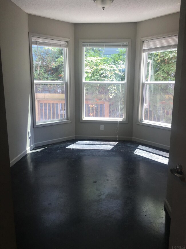 807 N Walnut St unit 4, Bloomington, IN 47404 - photo 5