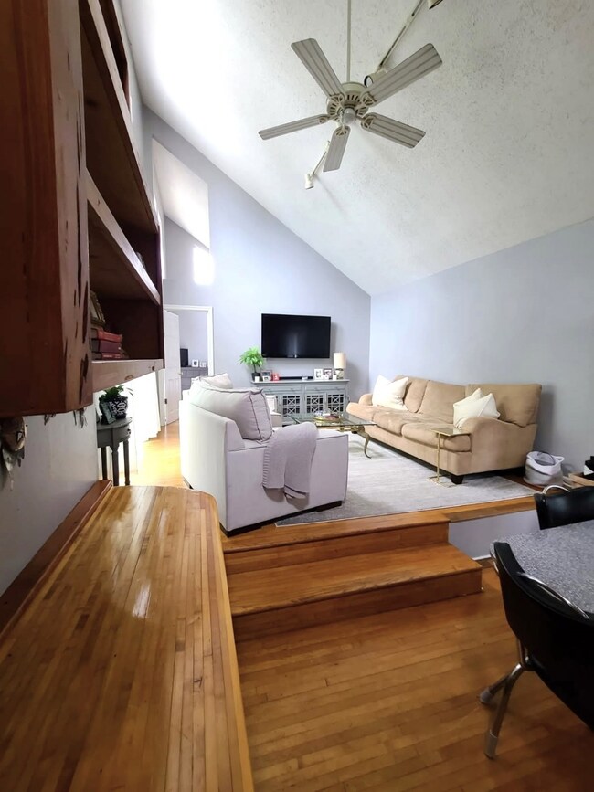 914 Heights Blvd unit D, Houston, TX 77008 - photo 5