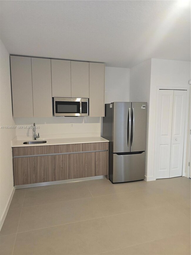 13357 SW 274th St unit Side, Naranja, FL 33032 - photo 4